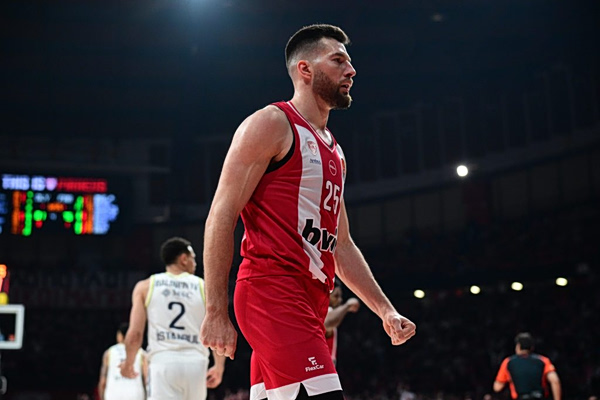 Νέα σενάρια για συμφωνία Αρμάνι και Πίτερς στην Ιταλία