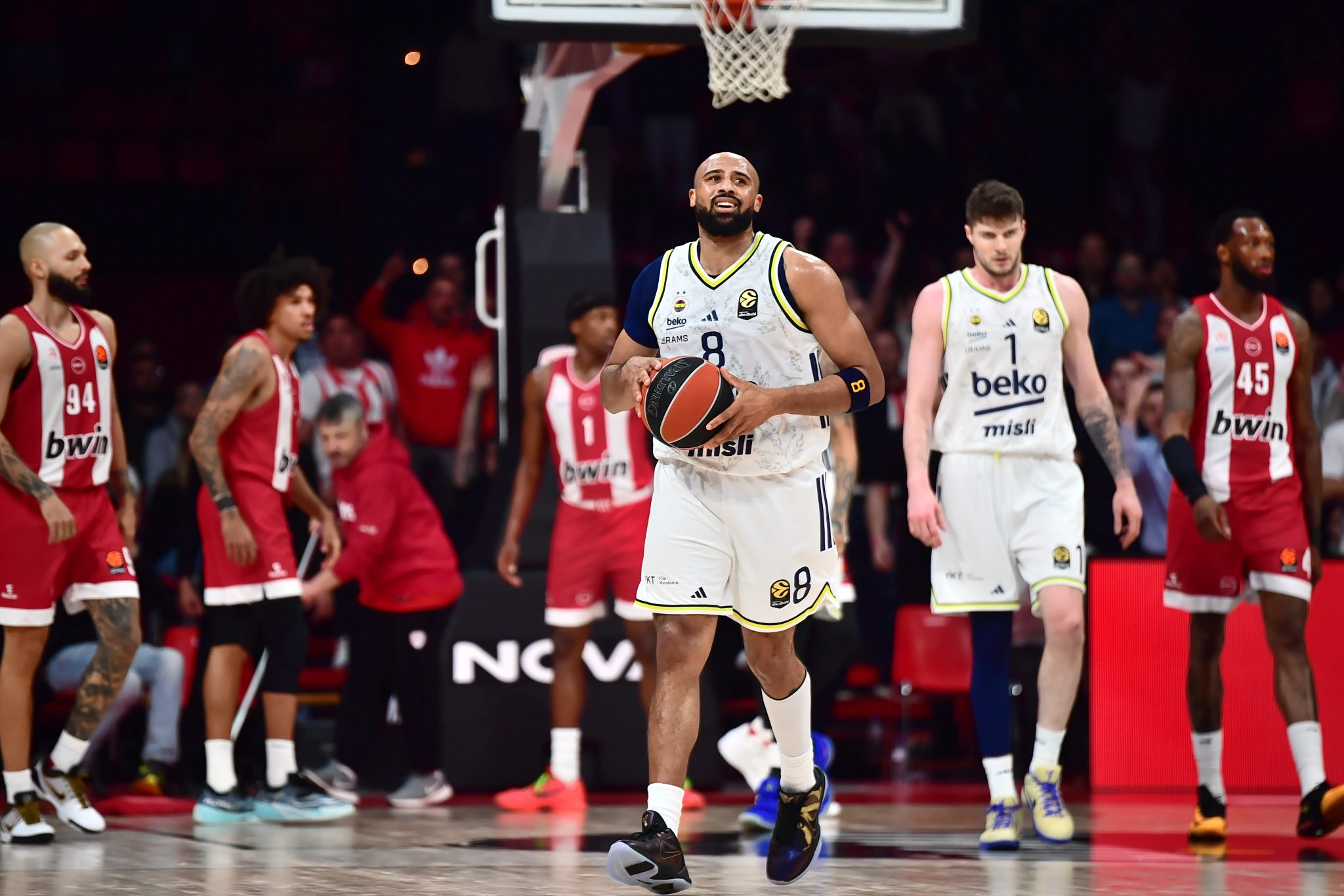 Χόρτον-Τάκερ: «Στην Ευρώπη οι παίκτες μιλάνε πολύ – Δεν είμαι τέτοιος τύπος»