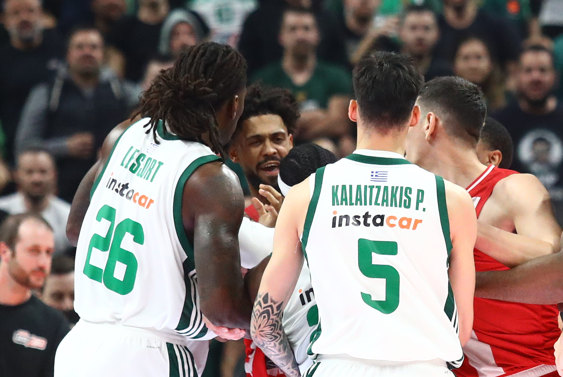 Τιμωρία μιας αγωνιστικής σε Ναν, Λεσόρ και Ντόρσεϊ για όσα έγιναν στο ντέρμπι