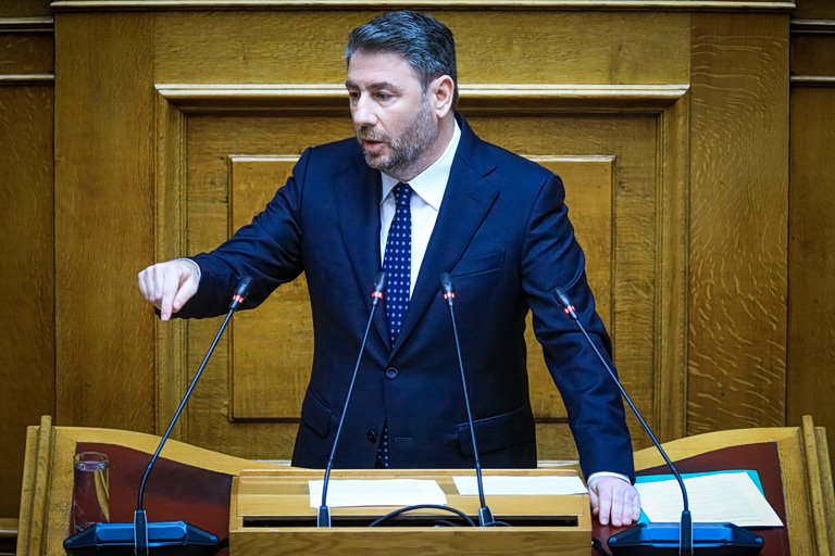 ΠΑΣΟΚ: Δεν ζητήθηκε αναβολή της συζήτησης για το Κράτος Δικαίου – Η επικοινωνία Ανδρουλάκη με τον Κακλαμάνη