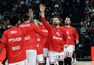 «Αρμάνι, Φενερμπαχτσέ και Ρεάλ Μαδρίτης για Πίτερς»