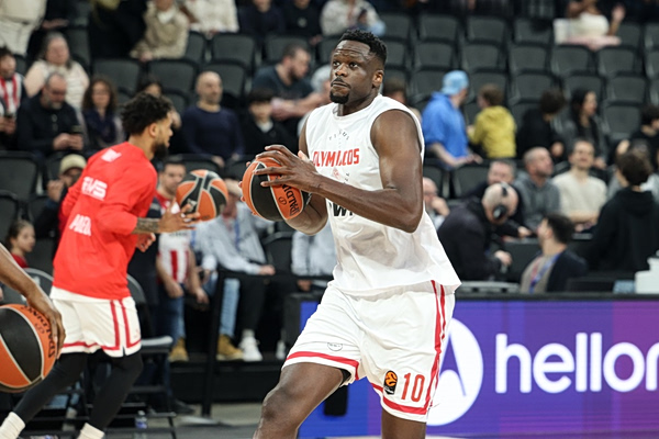 «Η επιστροφή του Φαλ στη δράση, το συμβόλαιο του με τον Ολυμπιακό και το βάθος στη θέση του σέντερ»