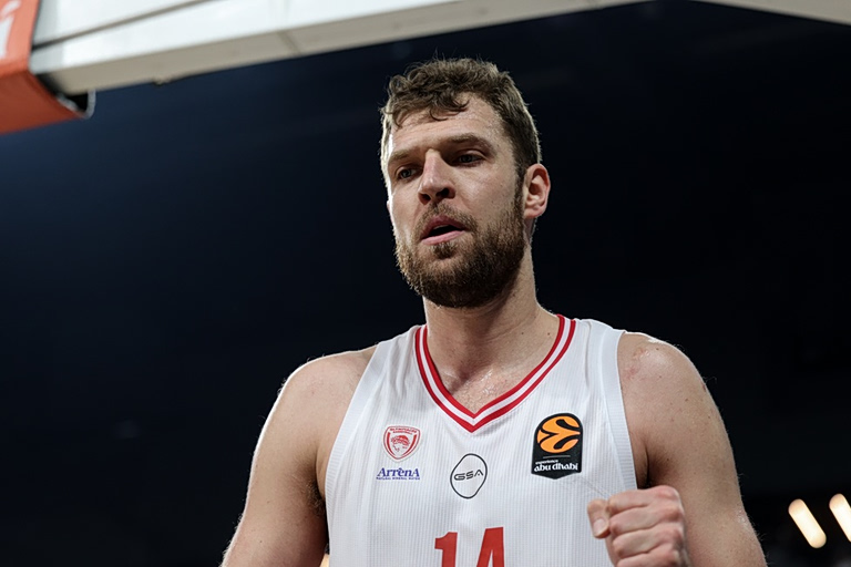 Βεζένκοφ: «Η κατάκτηση της Euroleague είναι ο μεγάλος μας στόχος»