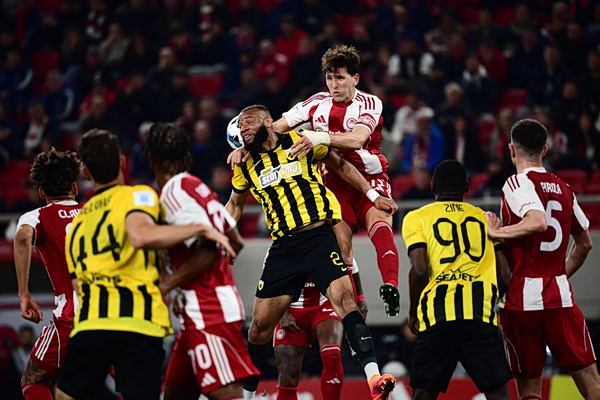 Ολυμπιακός – ΑΕΚ 0-1: Η Κυριακή της ΑΕΚ