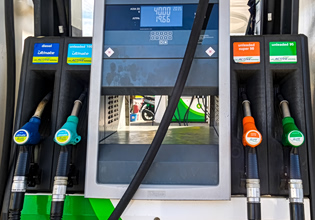 Fuel Pass: Ποια ΑΦΜ μπορούν να κάνουν αίτηση τη Μεγάλη Πέμπτη – Πότε ανοίγει για όλους