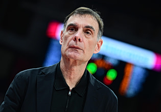 Μπαρτζώκας: «Τρομερό παιχνίδι από Ντόρσεϊ και Βεζένκοφ»