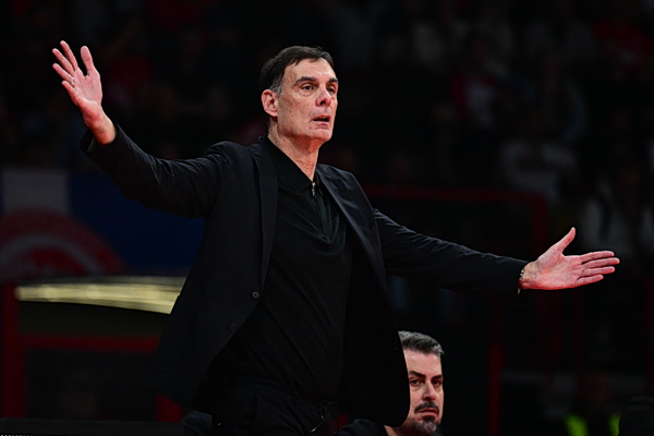 Μπαρτζώκας: «Τρομερό παιχνίδι από Ντόρσεϊ και Βεζένκοφ»