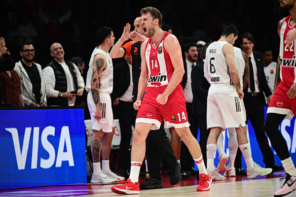 Στον Σάσα Βεζένκοφ ο τίτλος του MVP της Euroleague (vid)