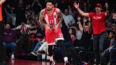 Συγκινητική ανάρτηση του Ντόρσεϊ για τον γιο του: «Μου ζήτησες 40, θα κρατήσω την υπόσχεσή μου!» (vids)