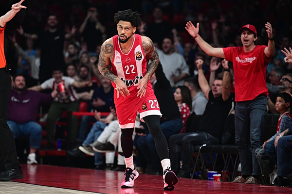 Συγκινητική ανάρτηση του Ντόρσεϊ για τον γιο του: «Μου ζήτησες 40, θα κρατήσω την υπόσχεσή μου!» (vids)