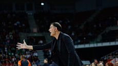 Μόνο ένας δημοσιογράφος στη συνέντευξη Τύπου του Μπαρτζώκα – «Είναι πάντα έτσι εδώ; Τέλεια» (vid)