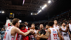 Η παρακάμερα της ΚΑΕ Ολυμπιακός από τη νίκη στη Σόφια (vid)