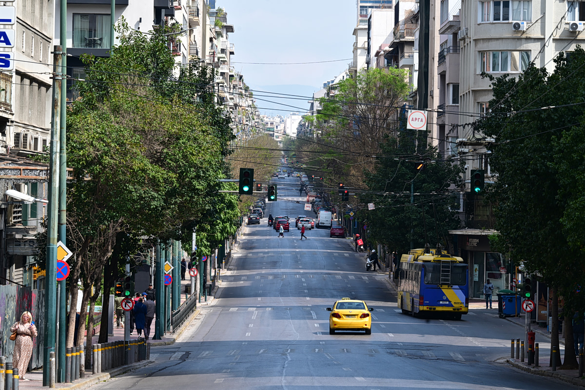 Άδεια η πόλη… : Μία Αθήνα διαφορετική όπου κυκλοφορούν μόνο οι τουρίστες
