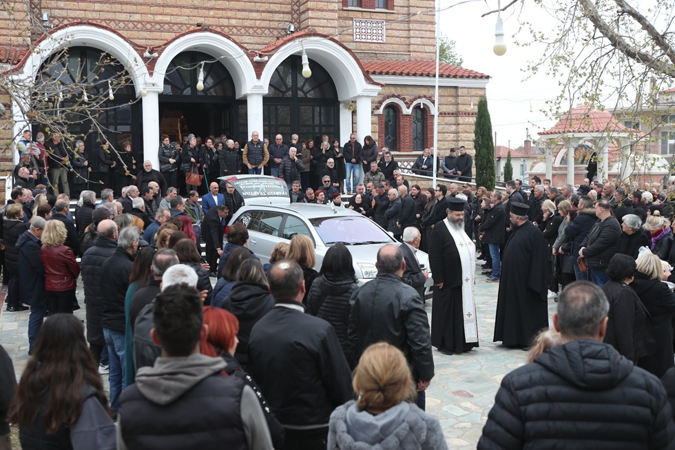 Συγκίνηση στο τελευταίο «αντίο» για τον Στέφανο Μπορμπόκη (pics)