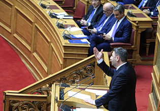 Το αίτημα Ανδρουλάκη για εκλογές, η μομφή στον Ορμπανισμό και η κοινοβουλευτική «ήττα» Μητσοτάκη