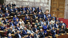 Βουλή: Το βαρύ κλίμα στη ΚΟ της ΝΔ, η αβεβαιότητα και οι αντιπαραθέσεις για τις άρσεις ασυλίας των «13» του ΟΠΕΚΕΠΕ