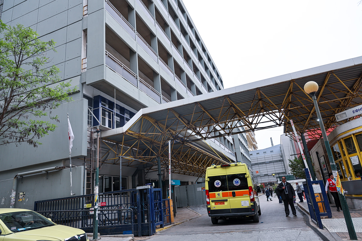 Στη ΜΕΘ παραμένει ο Γιώργος Μυλωνάκης – Κρίσιμες οι επόμενες μέρες, τι αναμένουν οι θεράποντες γιατροί