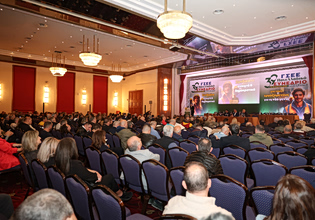 Σε βαρύ κλίμα το συνέδριο της ΓΣΕΕ – Υποψήφιος ξανά ο Γιάννης Παναγόπουλος