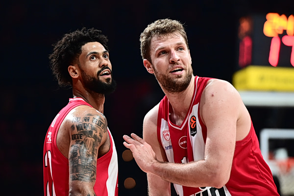 Πρώτος σκόρερ της Euroleague ο Βεζένκοφ, πρώτος στα τρίποντα ο Ντόρσεϊ