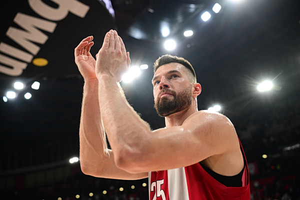 Ιταλικά ΜΜΕ: «Συμφώνησε με την Αρμάνι ο Πίτερς και αποχωρεί από τον Ολυμπιακό» (pic)