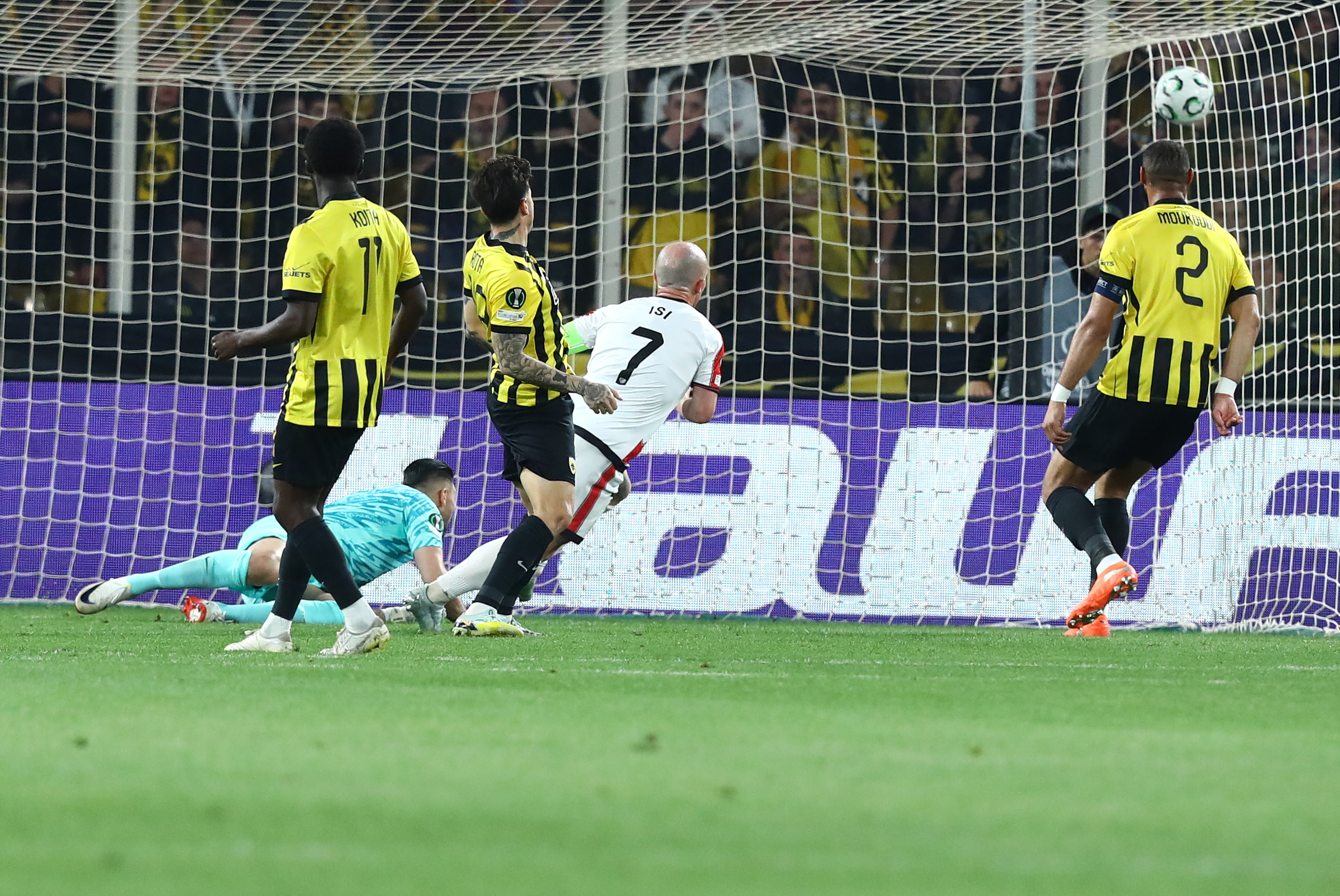 Η ΑΕΚ έκανε το 3-0 με τον Ζίνι, αλλά η Ράγιο μείωσε σε 3-1! (vids)