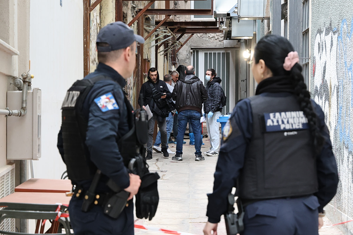 ΣΥΡΙΖΑ: Σιγή από την κυβέρνηση για τις απευθείας αναθέσεις στους καταδικασμένους για τις υποκλοπές