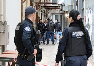 ΣΥΡΙΖΑ: Σιγή από την κυβέρνηση για τις απευθείας αναθέσεις στους καταδικασμένους για τις υποκλοπές