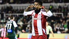 Παναθηναϊκός – Ολυμπιακός: Εξαιρετική ενέργεια του Ροντινέι και 2-0 – Δείτε τα δύο γκολ (vids)