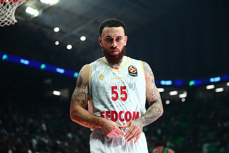 «Ο Μάικ Τζέιμς αυτοπροτάθηκε στη Μπαρτσελόνα»