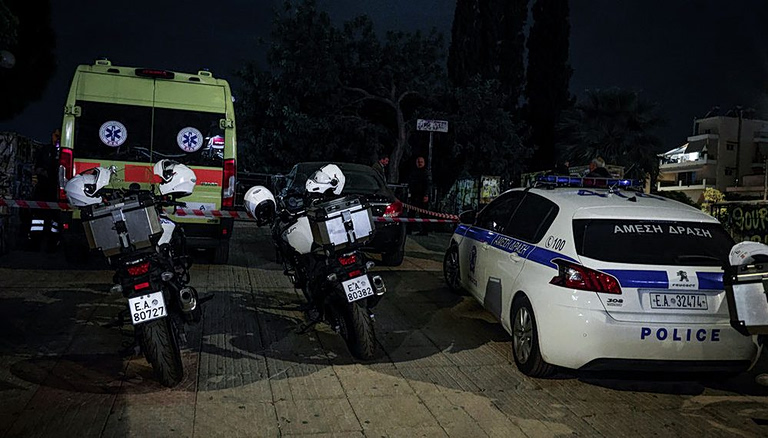 Αναστάτωση στον Άγιο Παντελεήμονα: Νεαρός άντρας προκάλεσε ζημιές σε 30 αυτοκίνητα