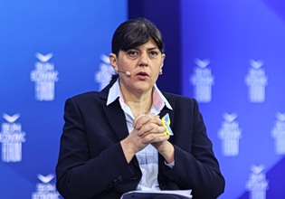 Η συνέντευξη Τύπου της Λάουρα Κοβέσι στο Φόρουμ των Δελφών