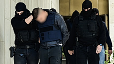 Δολοφονία στον Άγιο Δημήτριο: Αναβλήθηκε για τη Δευτέρα η δίκη των τριών συλληφθέντων – Αφέθηκαν ελεύθεροι