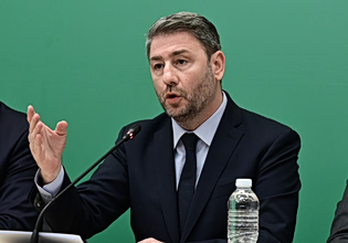 Σε σχηματισμό μετώπου «εμπόδιο στην παρακμή» καλεί ο Ανδρουλάκης – Η απάντηση του προέδρου του ΠΑΣΟΚ στο in