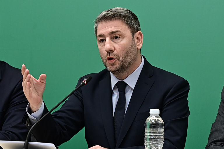 Σε σχηματισμό μετώπου «εμπόδιο στην παρακμή» καλεί ο Ανδρουλάκης – Η απάντηση του προέδρου του ΠΑΣΟΚ στο in