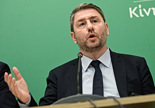 Ανδρουλάκης για υποκλοπές: Ευθεία υπονόμευση της διάκρισης των εξουσιών, στο τραπέζι και η πρόταση δυσπιστίας