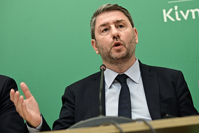 Ανδρουλάκης για υποκλοπές: Ευθεία υπονόμευση της διάκρισης των εξουσιών, στο τραπέζι και η πρόταση δυσπιστίας