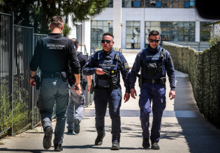 Διπλή επιχείρηση της ΕΛ.ΑΣ σε Εφετείο και Πατήσια για τη σύλληψη του 89χρονου «πιστολέρο»