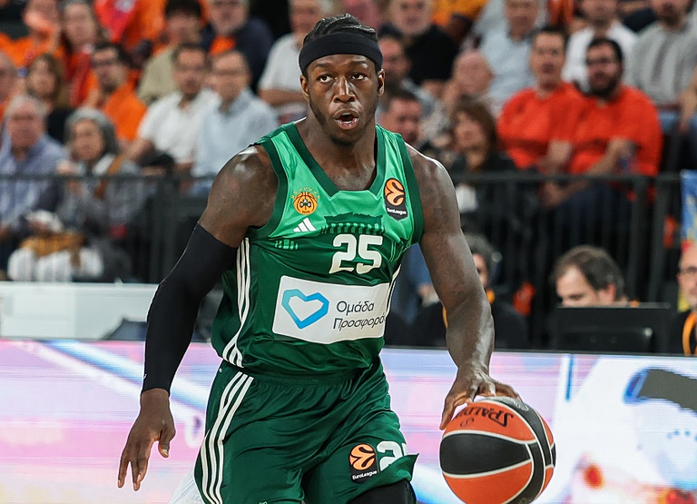 Ασταμάτητος Κέντρικ Ναν στο ξεκίνημα με 14 πόντους! (vid)