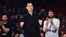 «Τα κεφάλια κάτω»: Όσα είπε ο Μπαρτζώκας στους παίκτες του μετά το 1-0 επί της Μονακό (vid)