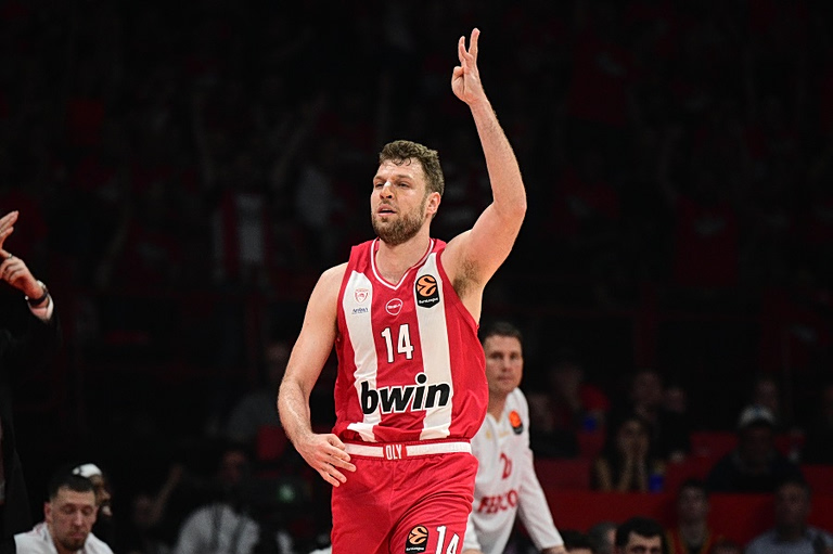 Ολυμπιακός – Μονακό 91-70: Σαρωτικός με «20άρα» του Βεζένκοφ, έκανε το πρώτο βήμα για το F-4!