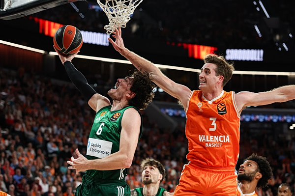 Βαλένθια – Παναθηναϊκός 67-68: «Έσπασε» την έδρα με «καυτό» Ναν και καταλυτικό Χέιζ-Ντέιβις