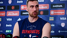 Μιλουτίνοφ για την αποθέωση από τον κόσμο του Ολυμπιακού: «Είναι τιμή μου να φωνάζουν το όνομά μου»