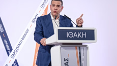 Τσίπρας: Ιούνιο το κόμμα – το αντι-δίλημμα της σταθερότητας – Άνοιξε παράθυρο στους πρώην συντρόφους