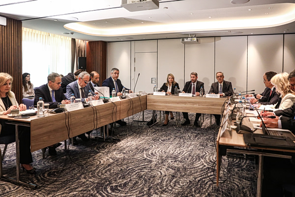 Ανδρουλάκης: Πρέπει να μπουν κανόνες για την εύρυθμη λειτουργία των τραπεζών προς όφελος της κοινωνίας και της οικονομίας