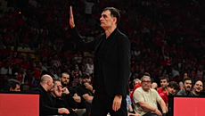 Μπαρτζώκας: «Αν χάσουμε από την ελλιπή Μονακό, θα με κρεμάσουν στο Δημαρχείο του Πειραιά»