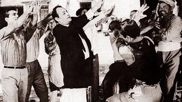 Πυροτέχνημα πρωθυπουργικό έγραψε στον ουρανό η λαμογιά είναι ενδογενές πρόβλημα κυβερνητικό