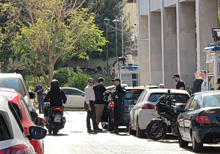 Από τη ΓΑΔΑ οδηγείται στην Ευελπίδων ο 89χρονος (βίντεο)