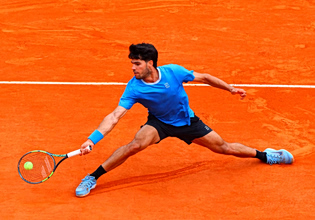 Ο Αλκαράθ κινδυνεύει να χάσει το Ρολάν Γκαρός – «Χρειάζεται υπομονή…» (vid)