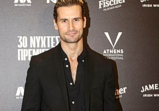 Αναστάσης Ροϊλός -Στέλλα Ψαρουδάκη: Οι δύο ηθοποιοί δεν κρύβουν πλέον τη σχέση τους