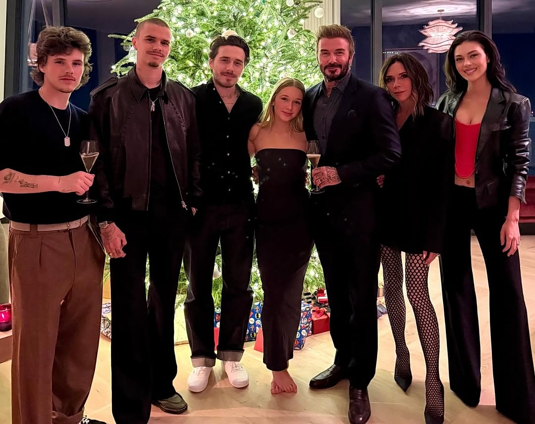 Η Βικτόρια Μπέκαμ σπάει τη σιωπή της για τη ρήξη στην οικογένειά της